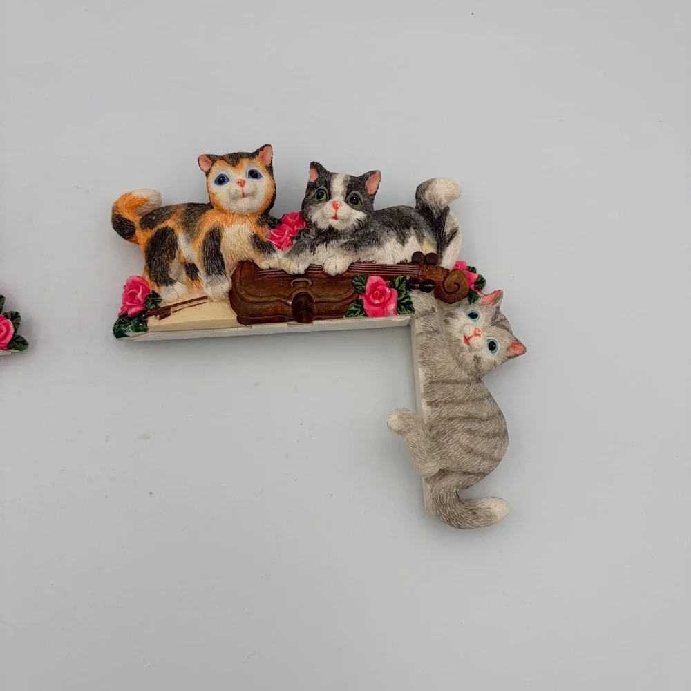 Vintage Style Kitten Cat Door Frame Topper Wall Decor Set of 2 Resin Roses